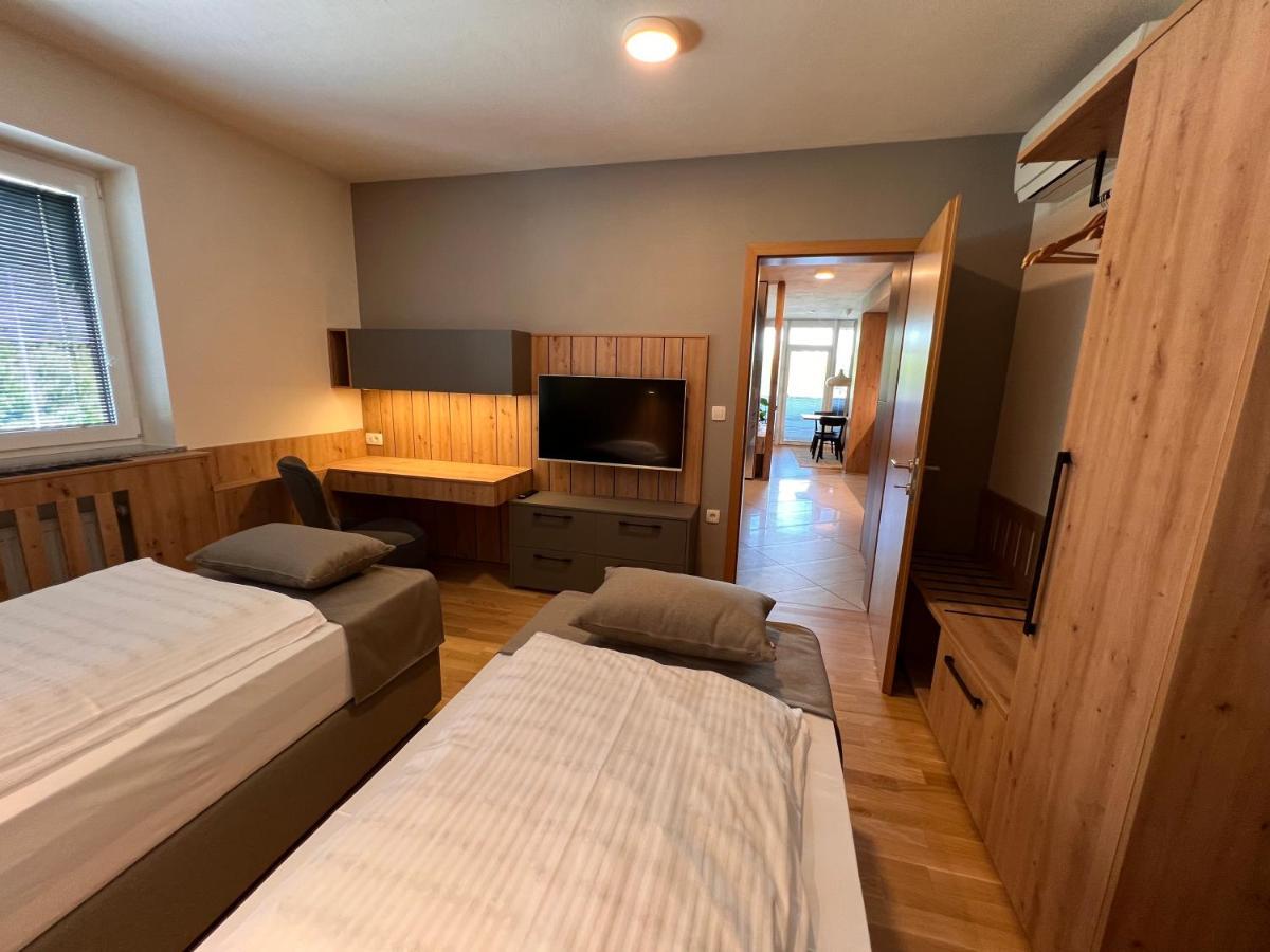 Na Vasi Restavracija In Prenocisca Hotel Skofja Loka ภายนอก รูปภาพ